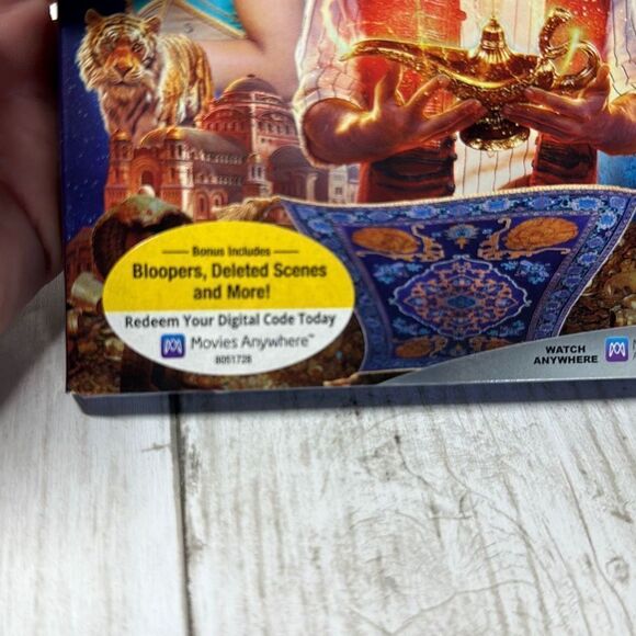 Aladdin Blu ray DVD Digital Code Will Smith Disney Sealed - Picture 4 of 4